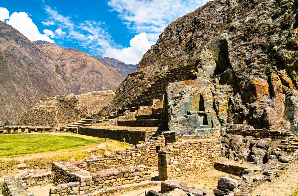 inca-ruins-at-ollantaytambo-in-peru (1)